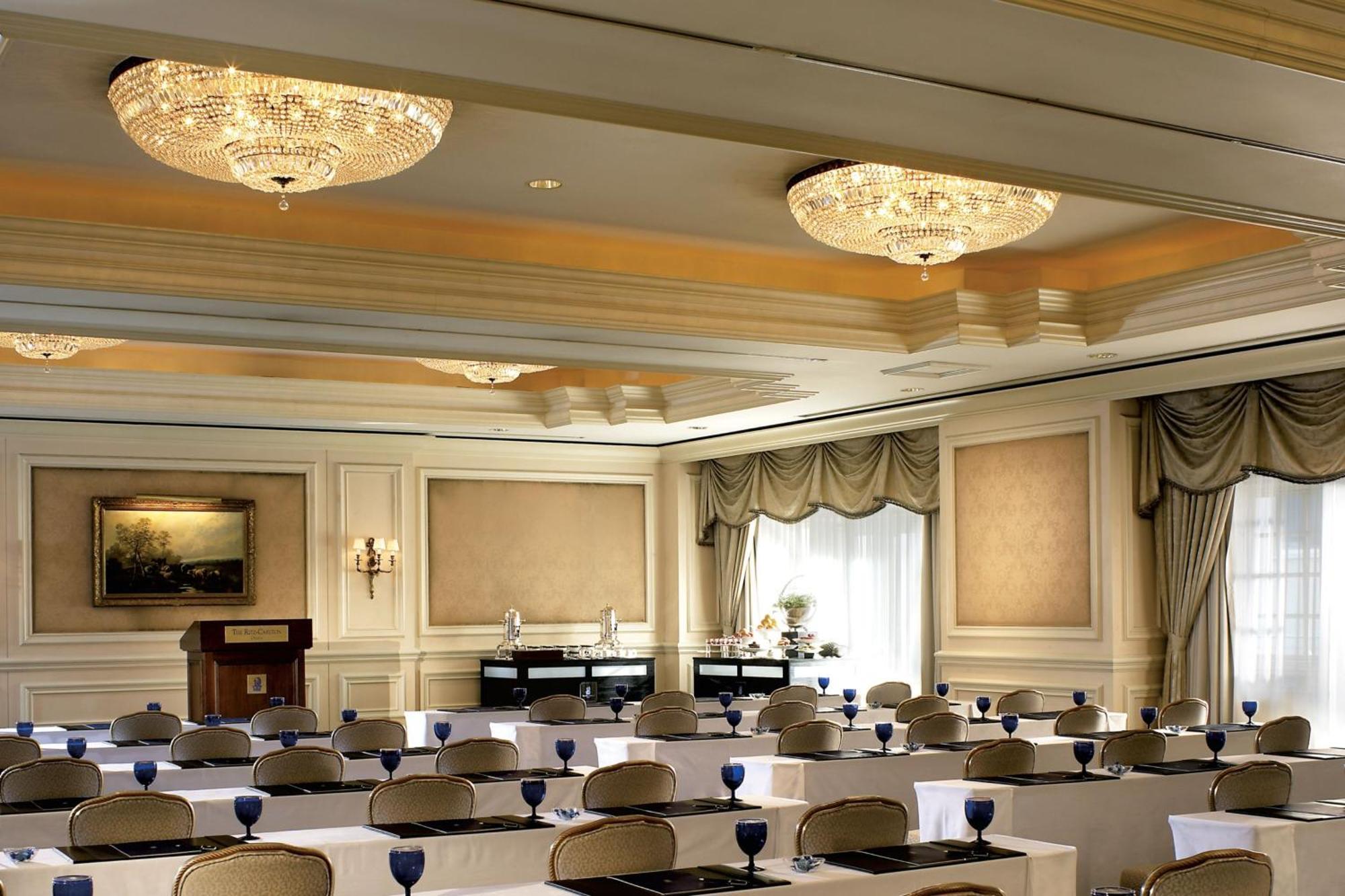 The Ritz-Carlton Osaka Hotel Exterior foto